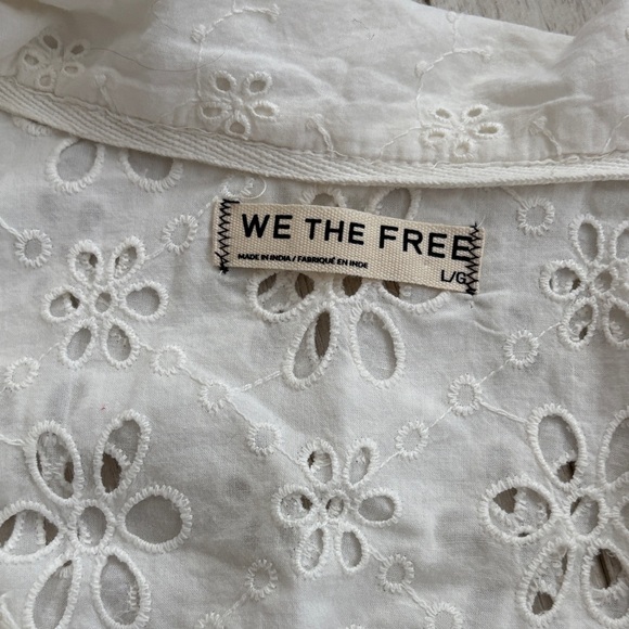 We The Free Mae Washed Eyelet Button Down Shirt size L - Picture 9 of 13